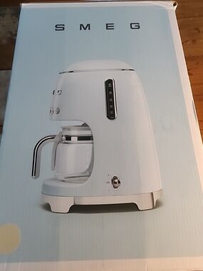 SMEG 10 Cup Retro Design Drip Coffee Maker 'Moonlight' Colour. New, Open Box